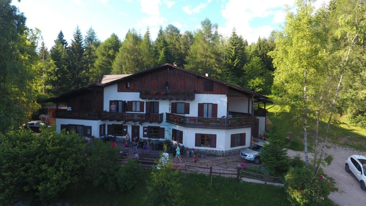 Albergo Scoiattolo Tret Exterior photo